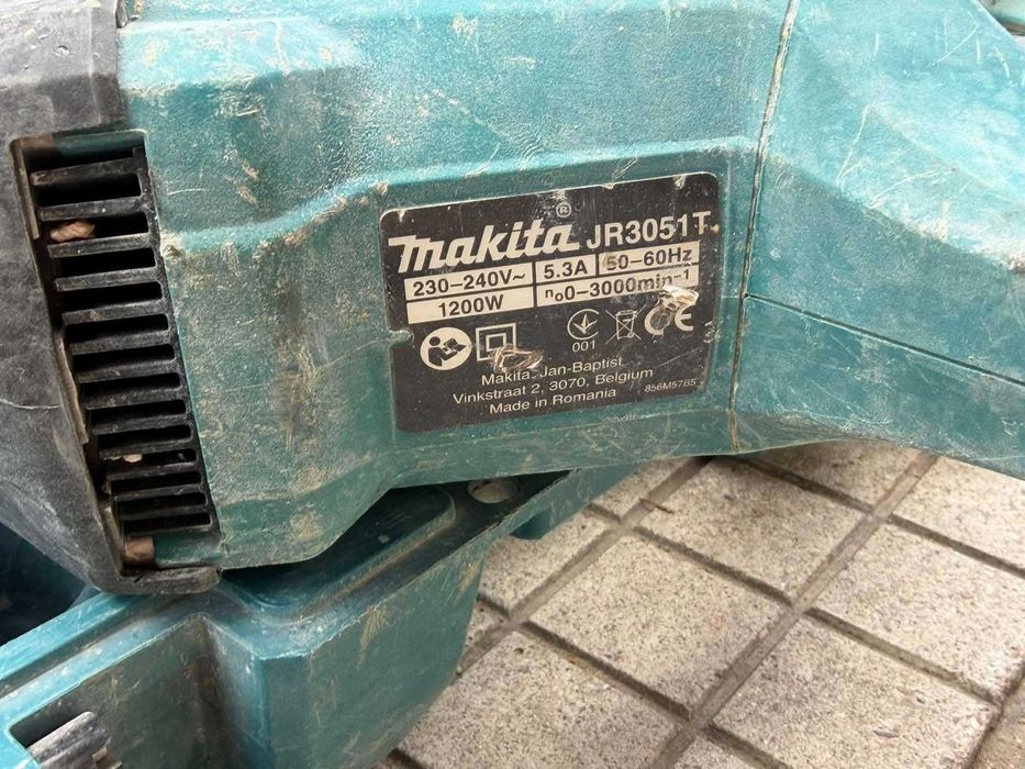 Саблен трион Makita JR3051T