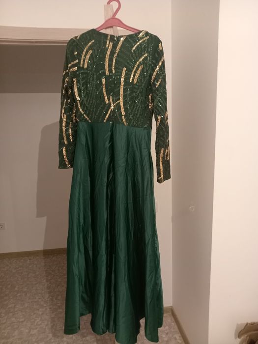 Продам платье б/у