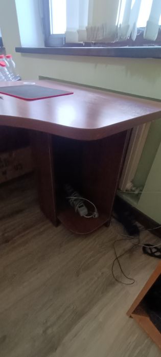 Продам стол офисный