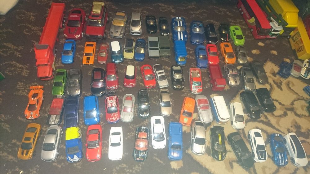 Colectie masinute (peste 1500 buc)