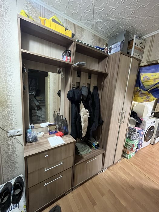 Шкаф для прихожей в комплекте