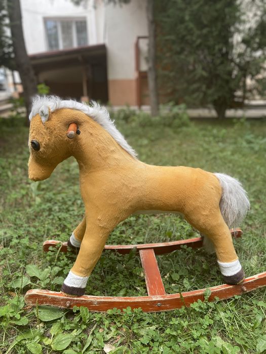 Лошадь каталка