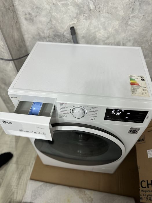 Продам Холодильник LG