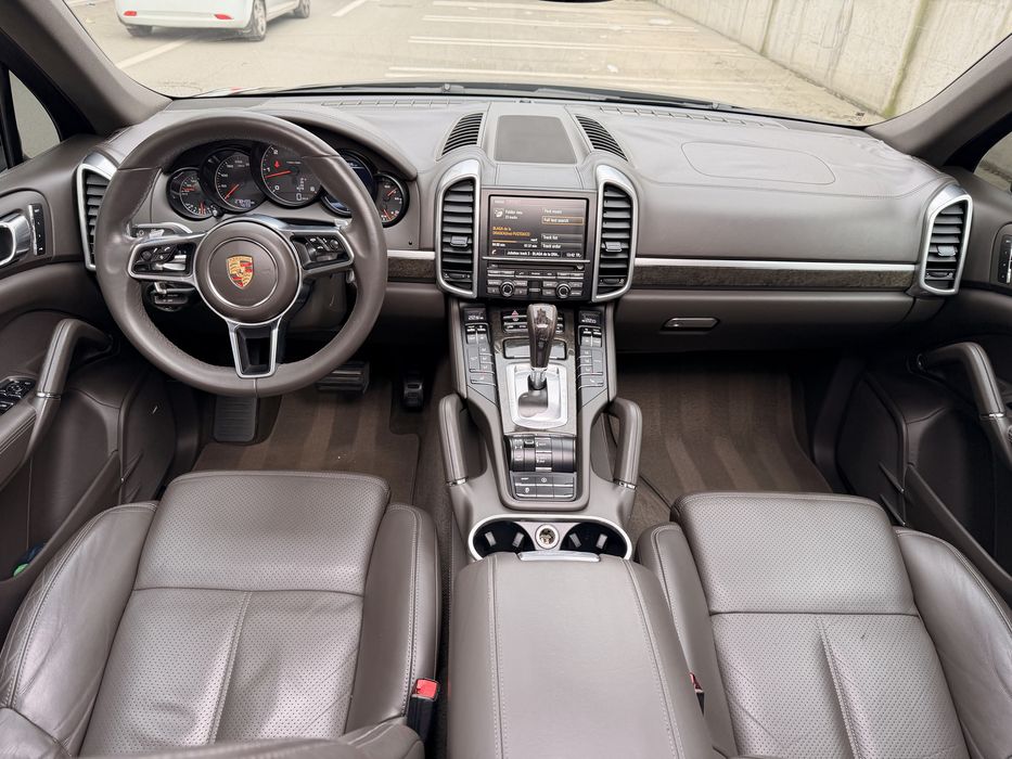 Porsche Cayenne 3.0 Diesel Faruri led/Jante21/Pachet GTS/Panoramic