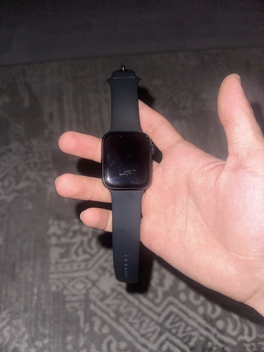 Продам apple watch se 2 gps 44mm