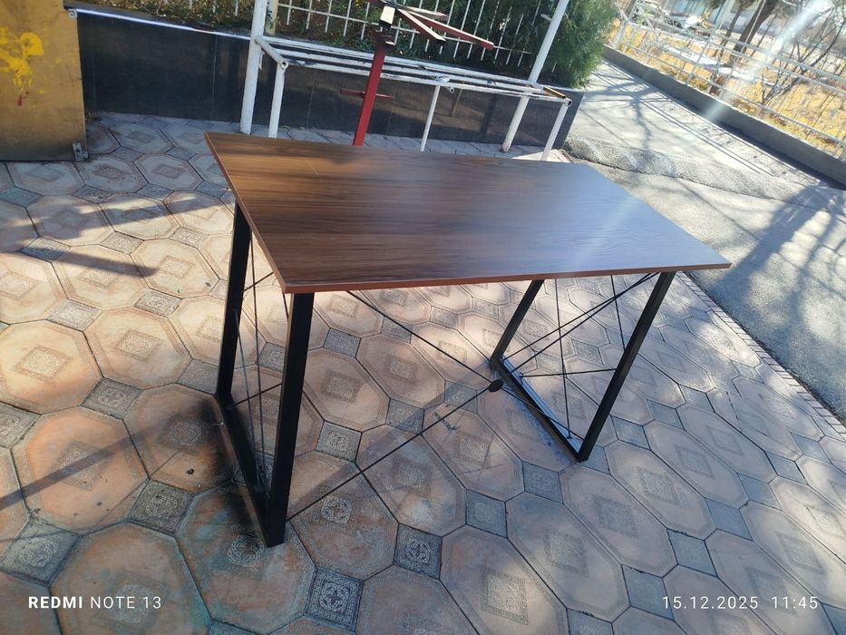 Лофт стилидаги  компютерный Стол сотилади.