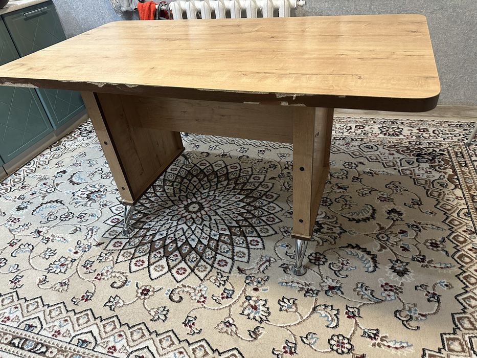 Срочно продам стол