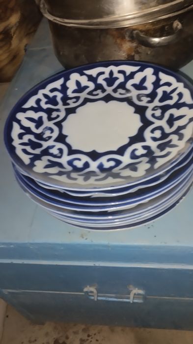 Pasuda komplekt Kelishilgan holatda sotiladi narxi telda.