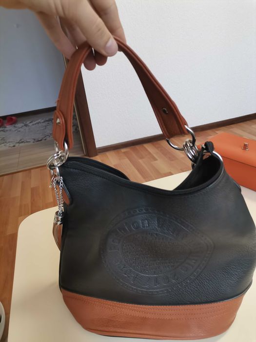 Дамски чанти различни марки и цветове