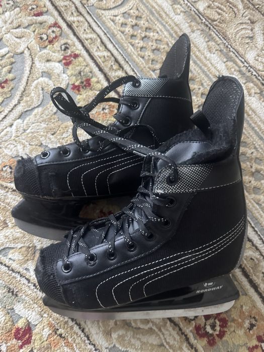 Продам коньки 37 размер