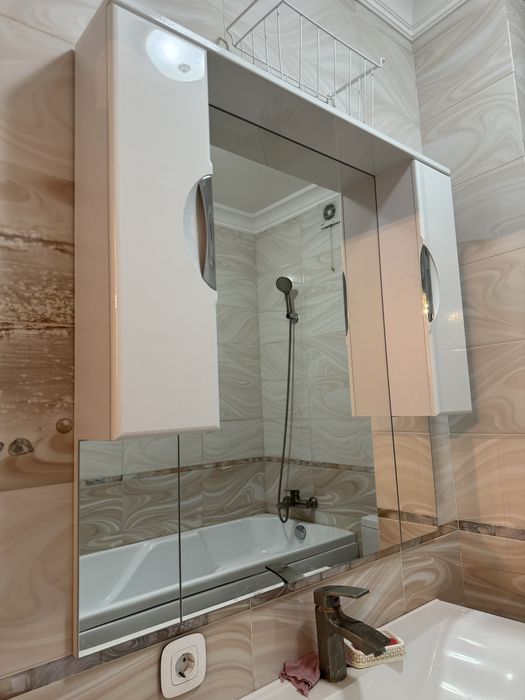 Шкаф зеркало , шкаф в ванную