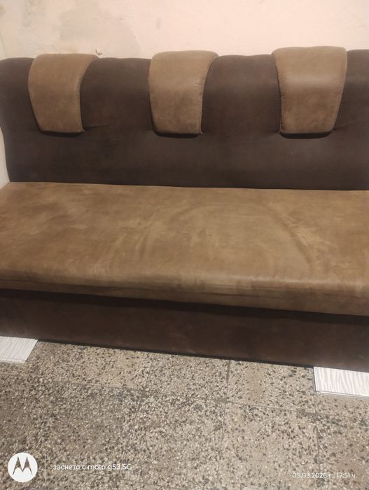 Продава се диван
