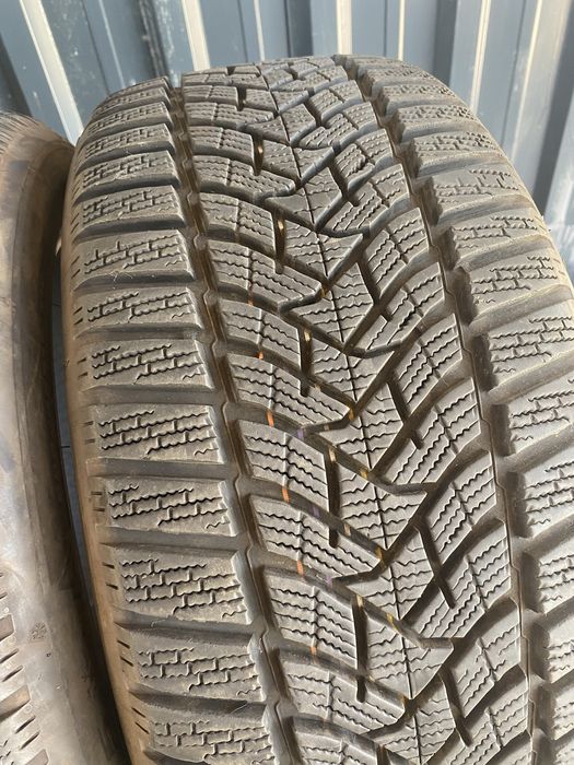 225/45/17 Dunlop Зимни