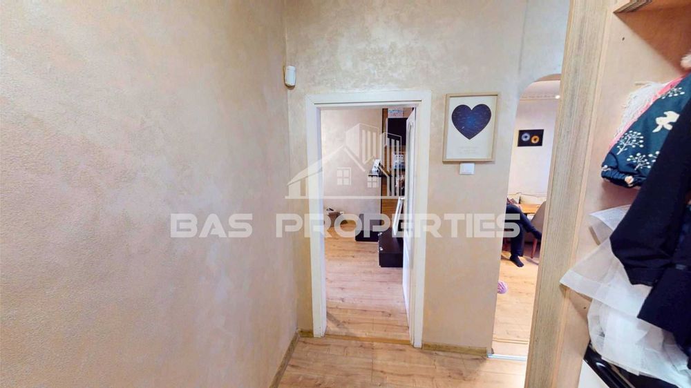 Продава се Тристаен апартамент в София, Надежда 3 - 66 кв.м за 1585 €/кв.м - Снимка #15