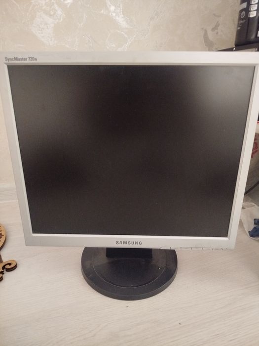 Samsung 720 SYNC MASTER