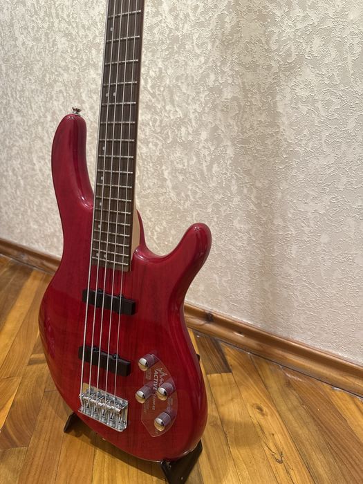 Cort Action Bass V Plus