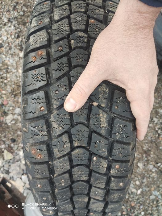 Продам резину с железками