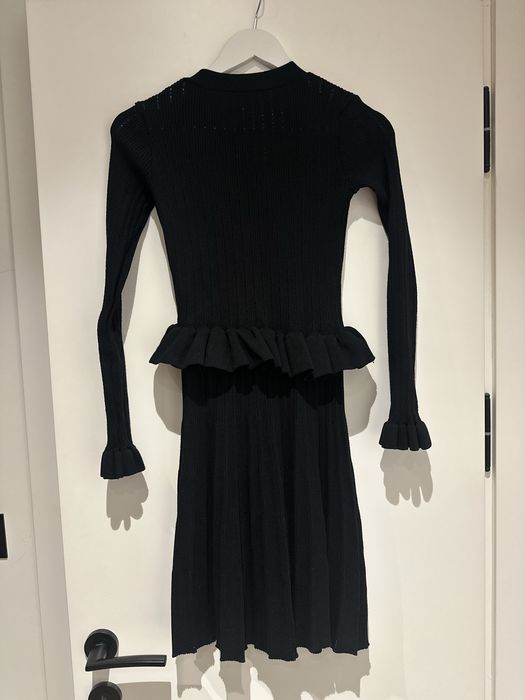 Черна рокля, размер М, нова, но без етикет