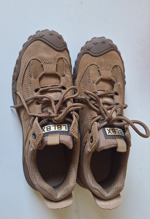 Треккинговые кроссовки 39-40р