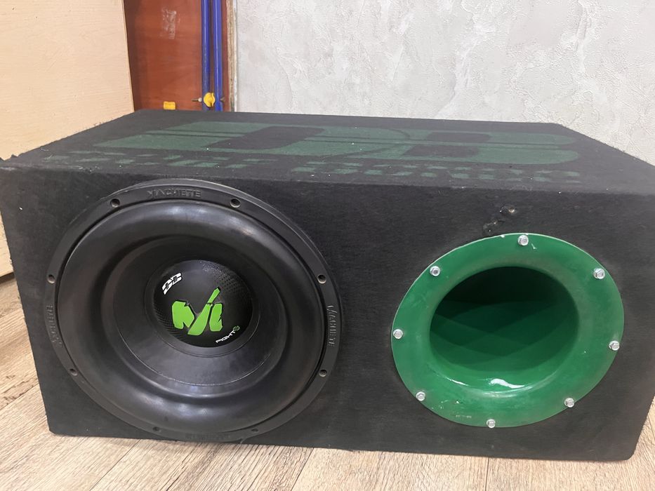 Продам сабвуфер deaf bounce