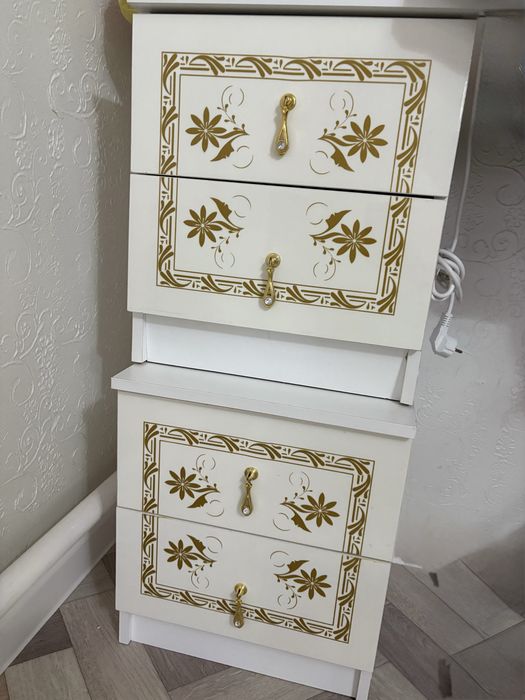 Тумбочка Трюмо