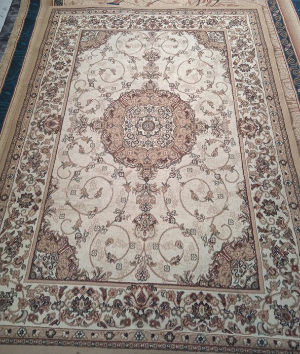 Продам палас размером 2.5*1.8