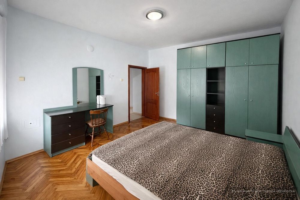 Дава се под наем Тристаен апартамент в Варна, Общината - 100 кв.м за 700 € - Снимка #3