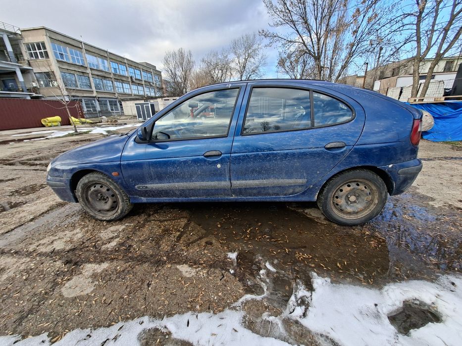 Dezmembrez Renault Megane 1 1.6B 2001 K4M-A7