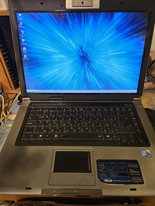 Продава Лаптоп ASUS
