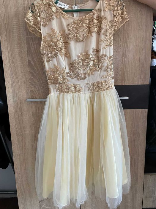 Rochie elegantă culoarea crem