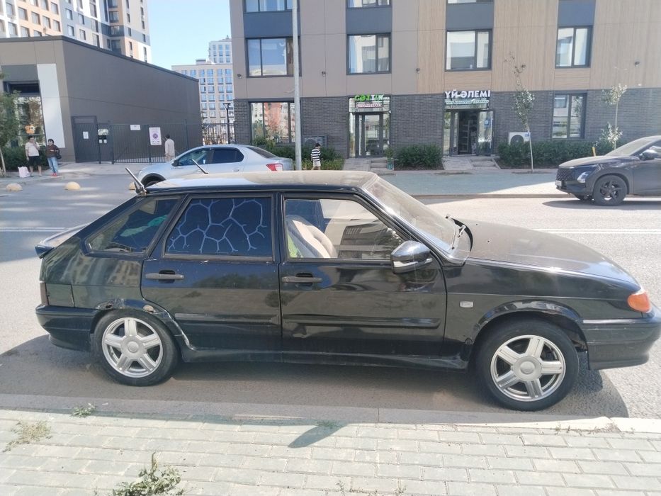 Автомобиль ВАЗ 2114