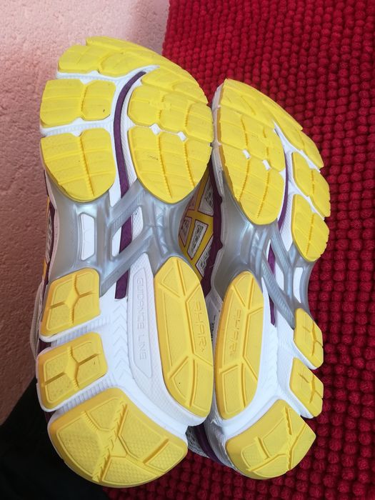 Adidași Asics nr 42 dama