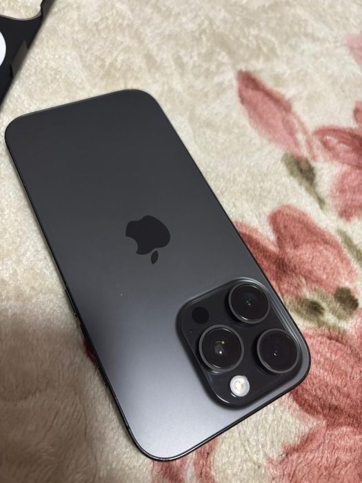 Продам айфон 16 про