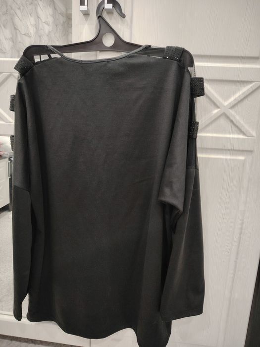 Продам женскую кофту 56р