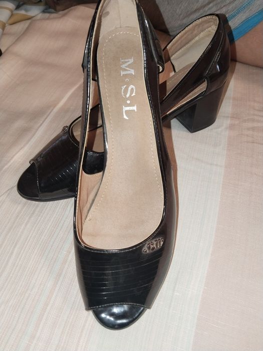 Туфли новые 40 размер