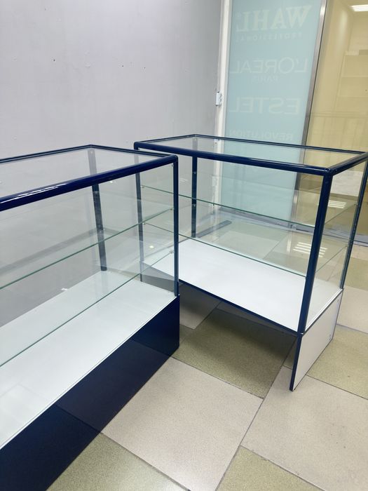 Шкаф в магазин, стеллаж, витрины