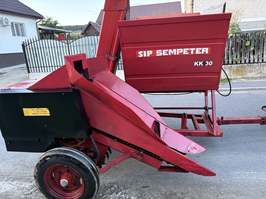 Culegator dupa tractor
