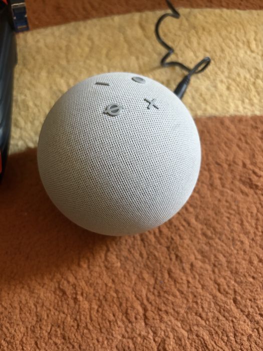 Alexa echodot 4 in stare foarte buna. Ideal pentru copii