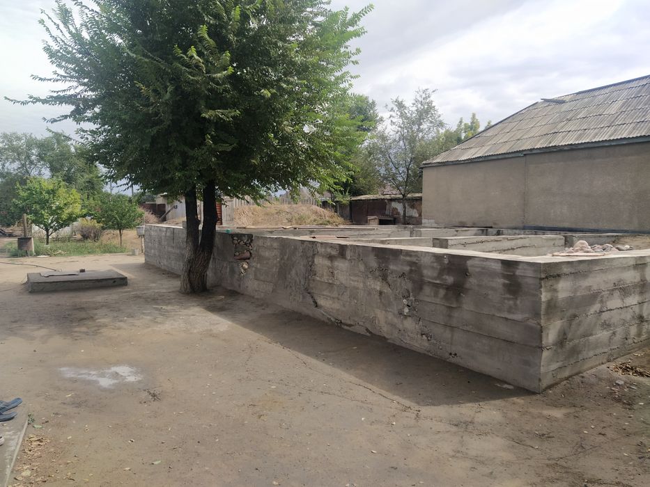 Продам срочно дом рядом базаром центр