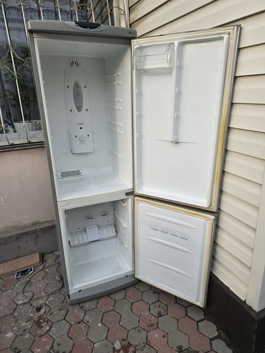 Продам холодильник