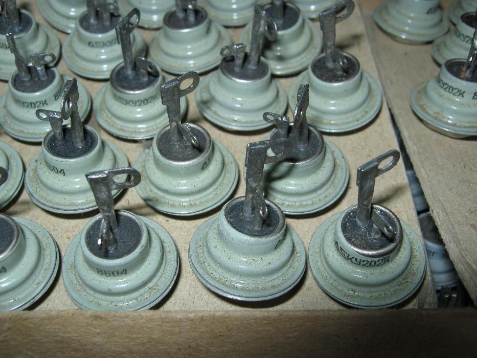 Тиристоры КУ201Л,К.