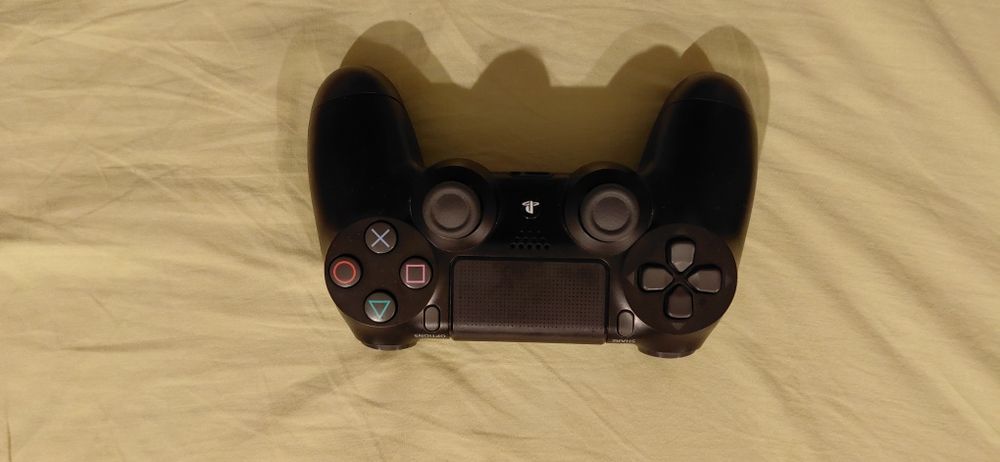 Playstation 4 slim  cu 2 controlere și GTA 5