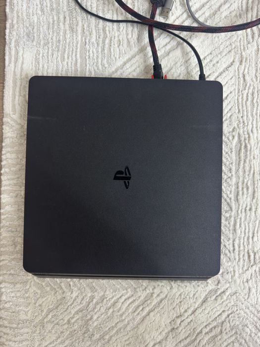 Plastation 4 slim