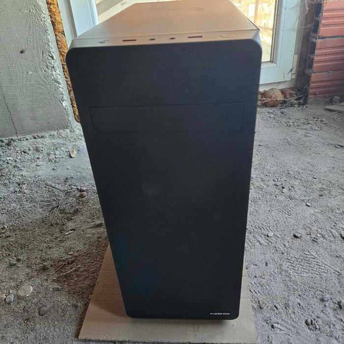 Продавам Компютър