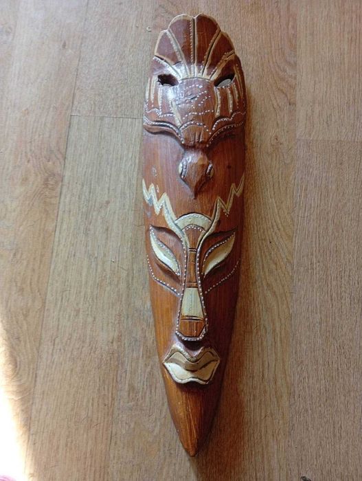 Дървена маска дърворезба