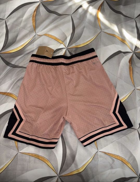 Pantaloni scurti Jordan. S; M; L