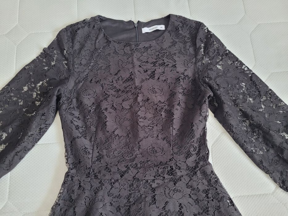 Rochii dantela, stare impecabila, pret 90 lei