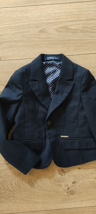 Продам школьную форму на девочку 116 ,122 см