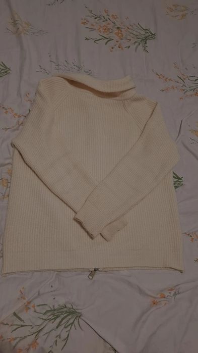 Свитер көп киілмеген.