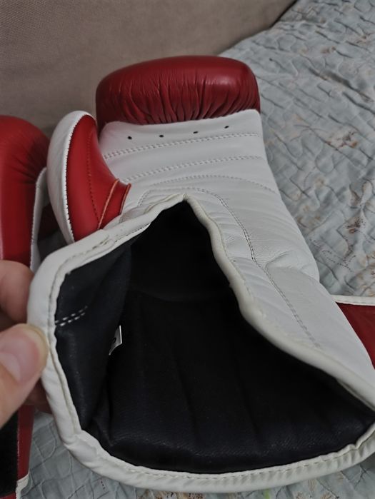 Ultimate Boxing 16 oz